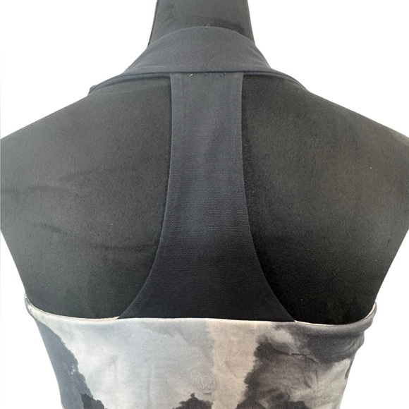 Lululemon Scoop Neck Tank Top - Picture 2 of 8